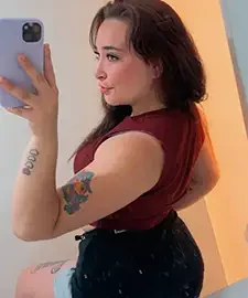 Solcito una leona en la cama